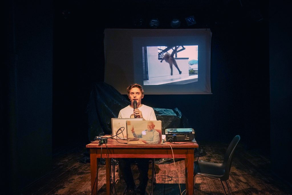 Scroll Empire, mise en scène par Orphée de Corbière avec Tristan Diquero