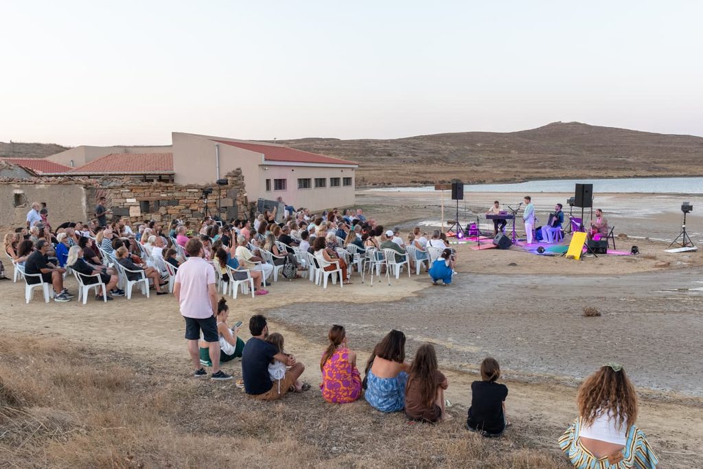 Digging-sea
Σκάβωντας τη θάλασσα σε σύνθεση του Γιάννη Παναγιώτου, λιμπρέττο του Ορφέα ντε Κορμπιέρ Καλέση